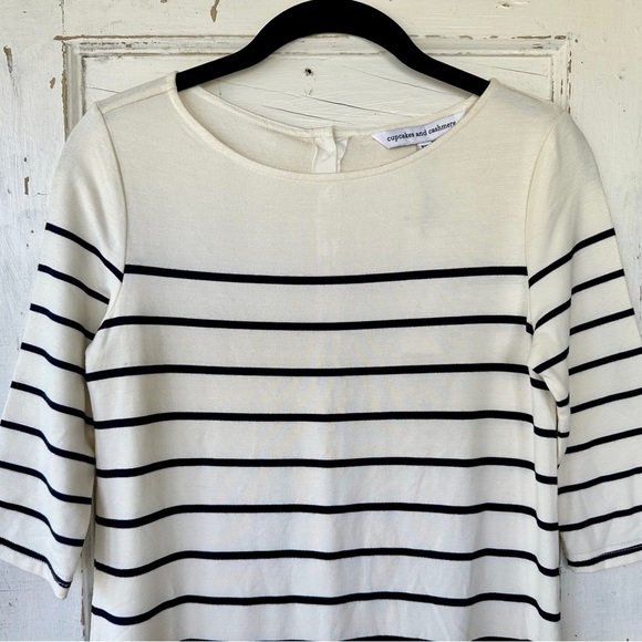 CUPCAKES AND CASHMERE, NWT, BALI, MINI DRESS IN IVORY WITH BLACK STRIPES.SIZE XS - Picture 3 of 9